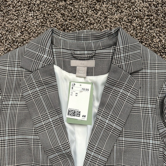 Plaid Gray Blazer - Picture 2 of 3